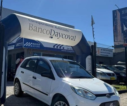 Ford Fiesta 2013 Branco — foto 1 de 3