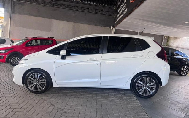 imagem-https://www.socarrao.com.br/sc-vehicle-images-prod/3614793/1788444411071-8431247_0_B_5e33f0aff0.jpeg