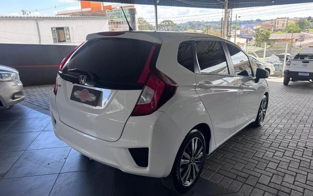 imagem-https://www.socarrao.com.br/sc-vehicle-images-prod/3614793/1788444411073-8431247_11_B_54b14589fb.jpeg