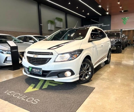 Chevrolet Onix 2016 Branco — foto 1 de 3
