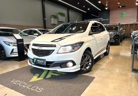 Chevrolet Onix 2016 Branco — foto 1 de 3