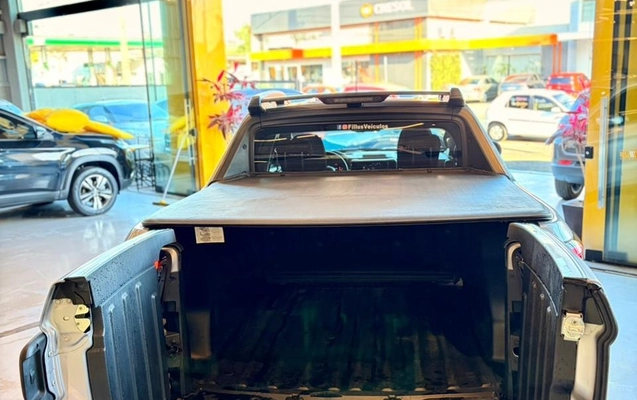 imagem-https://www.socarrao.com.br/sc-vehicle-images-prod/3614995/1788444802057-47cef127-6860-41c4-8b65-b8eac9db6eb9.jpg