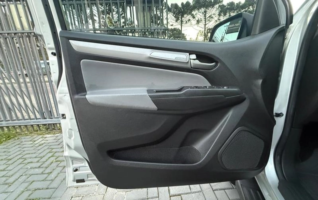 imagem-https://www.socarrao.com.br/sc-vehicle-images-prod/3615013/1789416460487-8405735_10_B_84a981c0ce.jpeg