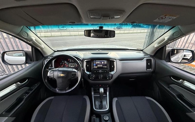 imagem-https://www.socarrao.com.br/sc-vehicle-images-prod/3615013/1789416460498-8405735_16_B_c5f59605c3.jpeg