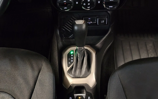 imagem-https://www.socarrao.com.br/sc-vehicle-images-prod/3615264/1788445505571-1_033117.jpg
