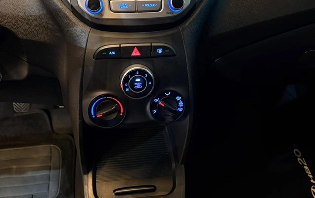 imagem-https://www.socarrao.com.br/sc-vehicle-images-prod/3615287/1788445568461-dc72a8fd-9ff7-458f-8758-c1f9480bb632.jpg