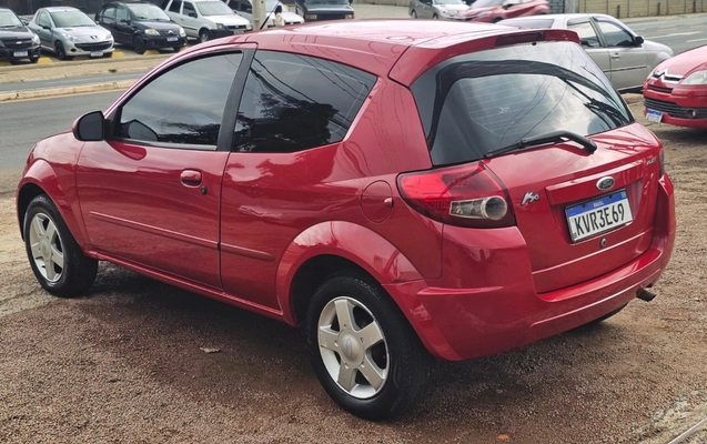 imagem-https://www.socarrao.com.br/sc-vehicle-images-prod/3615299/1788445594289-V2hhdHNBcHAgSW1hZ2UgMjAyNi0wOS0wMyBhdCAxMC41Ny40OCAoMykuanBlZw.jpeg