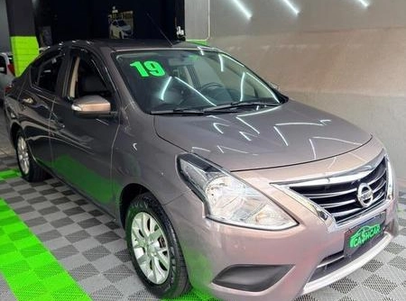 Nissan VERSA 2019 Cinza — foto 1 de 3