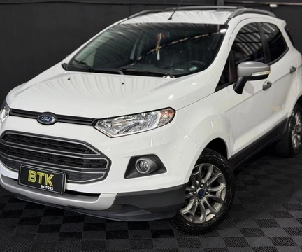 Ford EcoSport 2015 Branco — foto 1 de 3