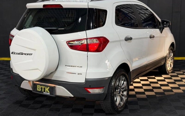 imagem-https://www.socarrao.com.br/sc-vehicle-images-prod/3615394/1788445869393-8446381_4_B_d9dd045770.jpeg