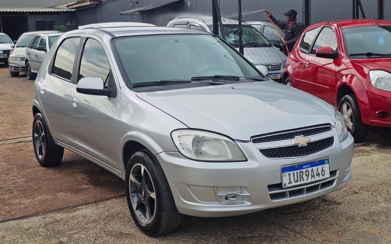 Chevrolet Celta 2014 Prata — foto 1 de 3