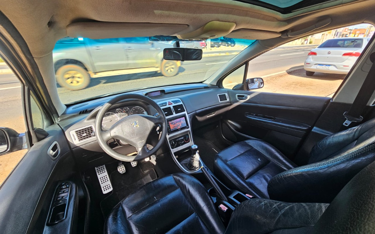 imagem-https://www.socarrao.com.br/sc-vehicle-images-prod/3615707/1788446796818-V2hhdHNBcHAgSW1hZ2UgMjAyNi0wOS0wMyBhdCAxMS4xMi4yMyAoMSkuanBlZw.jpeg