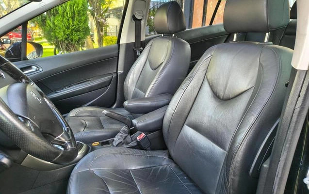 imagem-https://www.socarrao.com.br/sc-vehicle-images-prod/3615782/1789478128577-8444935_17_B_55b1667e6d.jpeg