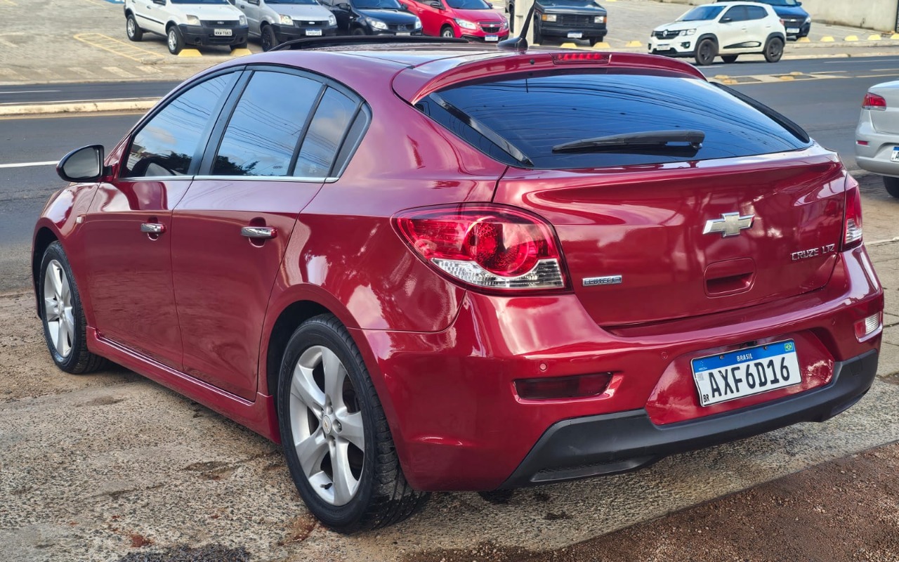 imagem-https://www.socarrao.com.br/sc-vehicle-images-prod/3615803/1788447063952-V2hhdHNBcHAgSW1hZ2UgMjAyNi0wOS0wMyBhdCAxMS4xNy4wNC5qcGVn.jpeg