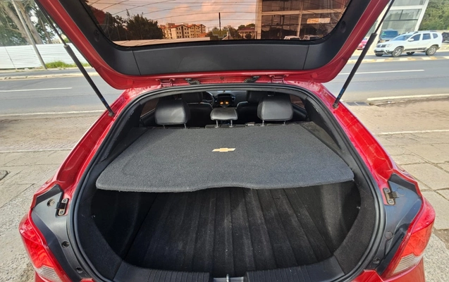 imagem-https://www.socarrao.com.br/sc-vehicle-images-prod/3615803/1788447064193-V2hhdHNBcHAgSW1hZ2UgMjAyNi0wOS0wMyBhdCAxMS4xNy4wNCAoMikuanBlZw.jpeg