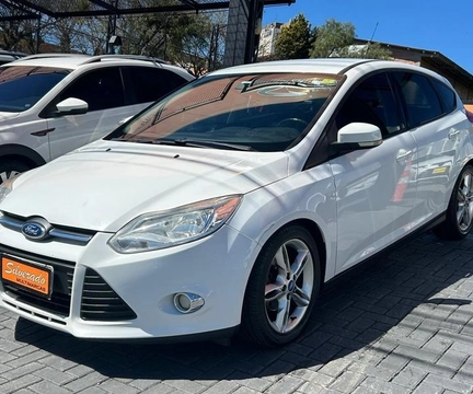 Ford Focus 2015 Branco — foto 1 de 3
