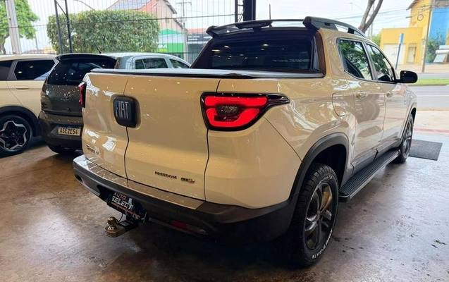 imagem-https://www.socarrao.com.br/sc-vehicle-images-prod/3616089/1788970346304-8446646_12_B_cb6372fe49.jpeg