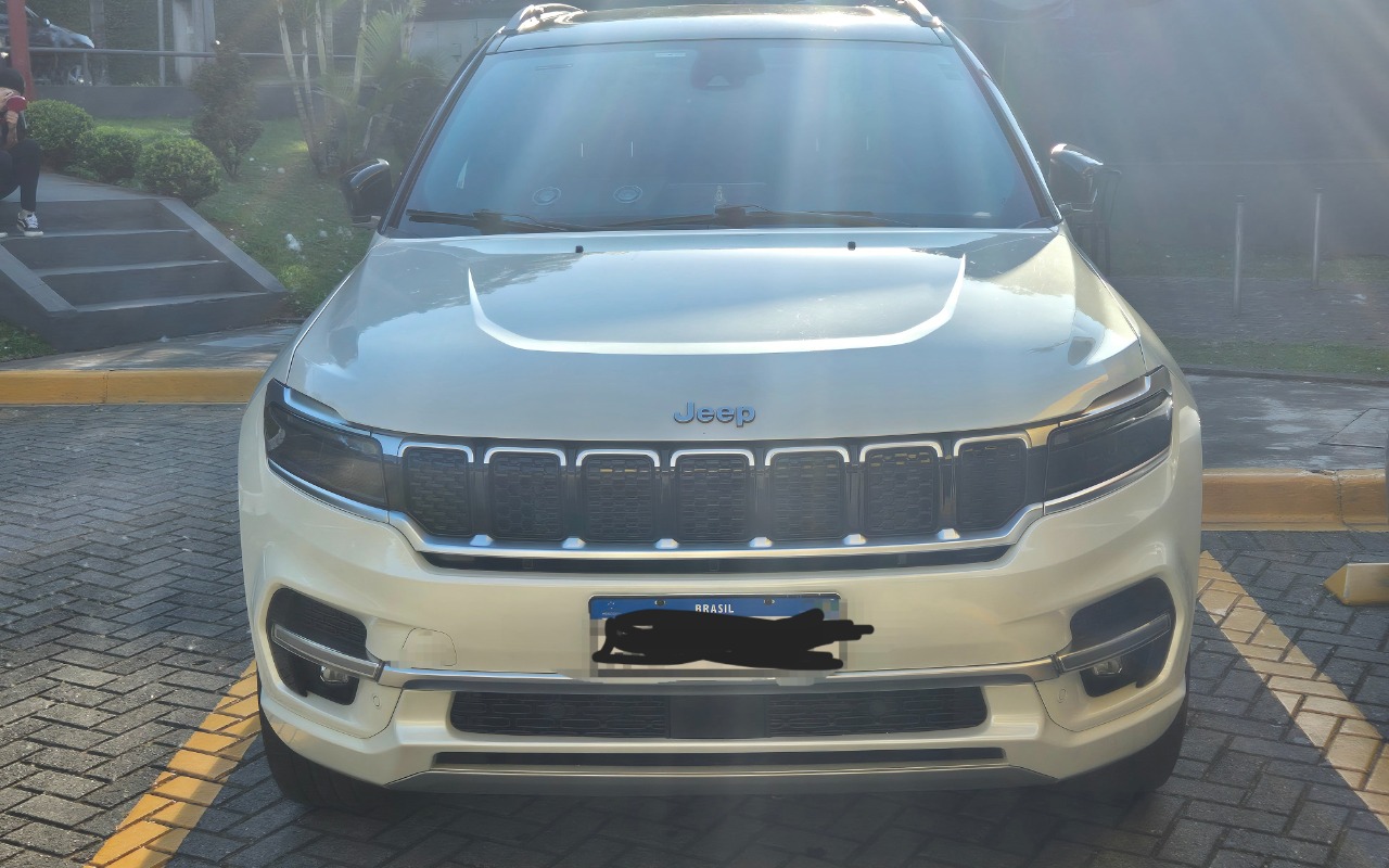 Jeep Commander 2023 Branco — foto 1 de 3