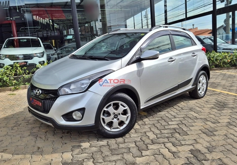 Hyundai HB20X 2015 Prata — foto 1 de 3