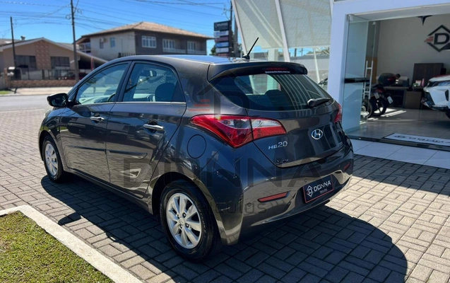 imagem-https://www.socarrao.com.br/sc-vehicle-images-prod/3616381/1788448516376-0a2c014b4ce5411885c8cf2e60694b9b_1788446635977.jpg