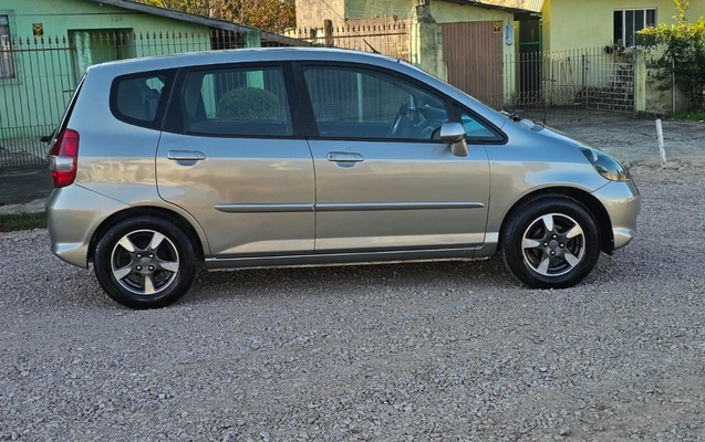 imagem-https://www.socarrao.com.br/sc-vehicle-images-prod/3616395/1788448546741-V2hhdHNBcHAgSW1hZ2UgMjAyNi0wOS0wMyBhdCAxMS4zMi4zNyAoMikuanBlZw.jpeg