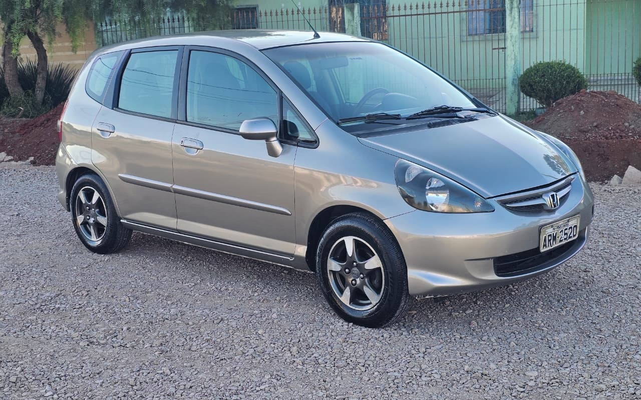 imagem-https://www.socarrao.com.br/sc-vehicle-images-prod/3616395/1788448547009-V2hhdHNBcHAgSW1hZ2UgMjAyNi0wOS0wMyBhdCAxMS4zMi4zNyAoMSkuanBlZw.jpeg