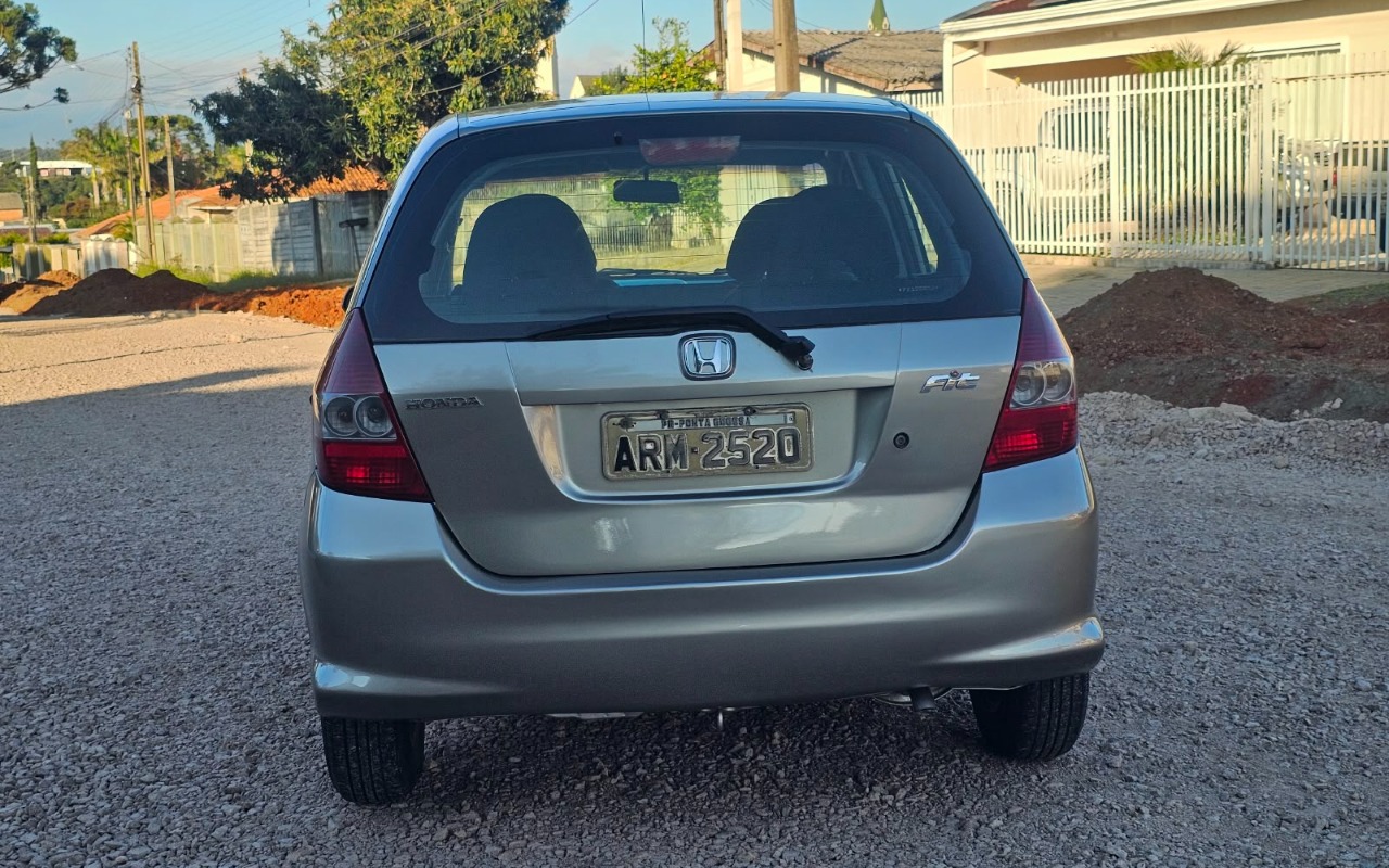 imagem-https://www.socarrao.com.br/sc-vehicle-images-prod/3616395/1788448547350-V2hhdHNBcHAgSW1hZ2UgMjAyNi0wOS0wMyBhdCAxMS4zMi4zNyAoNCkuanBlZw.jpeg