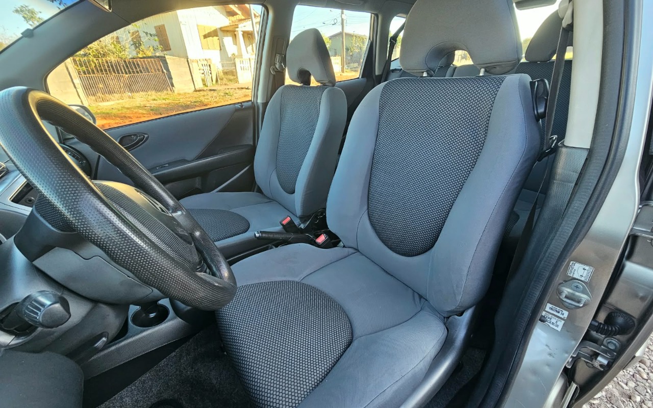 imagem-https://www.socarrao.com.br/sc-vehicle-images-prod/3616395/1788448547588-V2hhdHNBcHAgSW1hZ2UgMjAyNi0wOS0wMyBhdCAxMS4zMi4zOCAoMykuanBlZw.jpeg