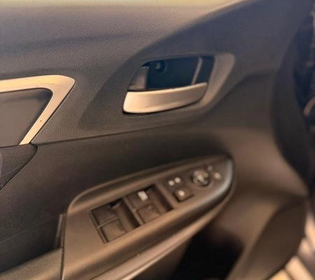 imagem-https://www.socarrao.com.br/sc-vehicle-images-prod/3616416/1788448586997-7830725_3_B_dd77f8df60.jpeg