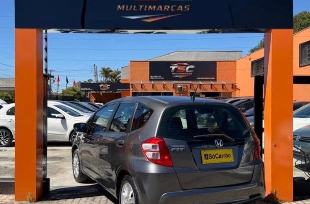 imagem-https://www.socarrao.com.br/sc-vehicle-images-prod/3616445/1788458111076-8446684_12_B_8d7bab25ab.jpeg