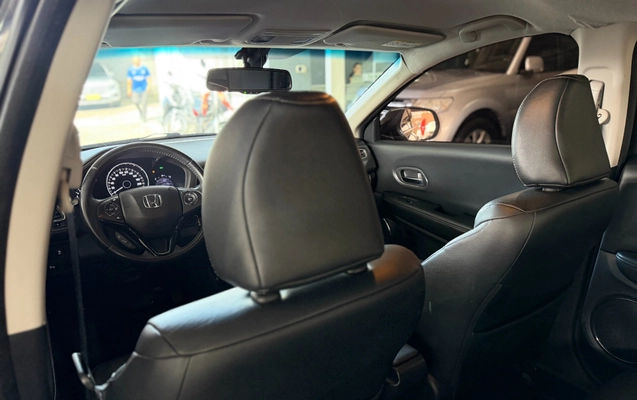 imagem-https://www.socarrao.com.br/sc-vehicle-images-prod/3616623/1788449193659-18370db2-c9c4-4e83-ac4d-52f72ce98cc3.jpg