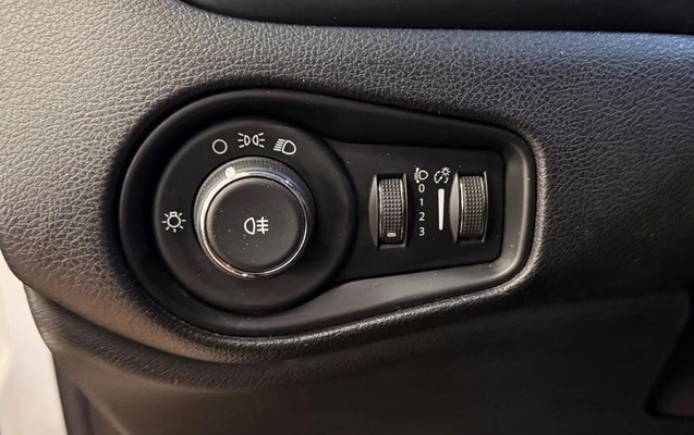 imagem-https://www.socarrao.com.br/sc-vehicle-images-prod/3617236/1789584167458-8446091_13_B_ea66b1a333.jpeg