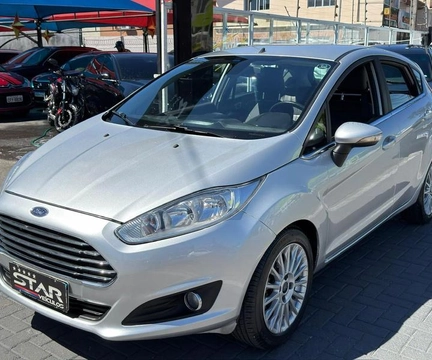 Ford Fiesta 1.6 16V Flex Mec. 5p 2014 Prata — foto 1 de 3