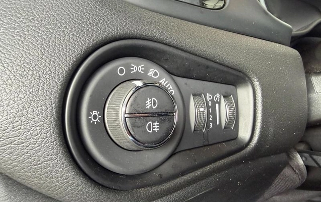 imagem-https://www.socarrao.com.br/sc-vehicle-images-prod/3617589/1791314393399-8444891_16_B_97d55f1ea1.jpeg