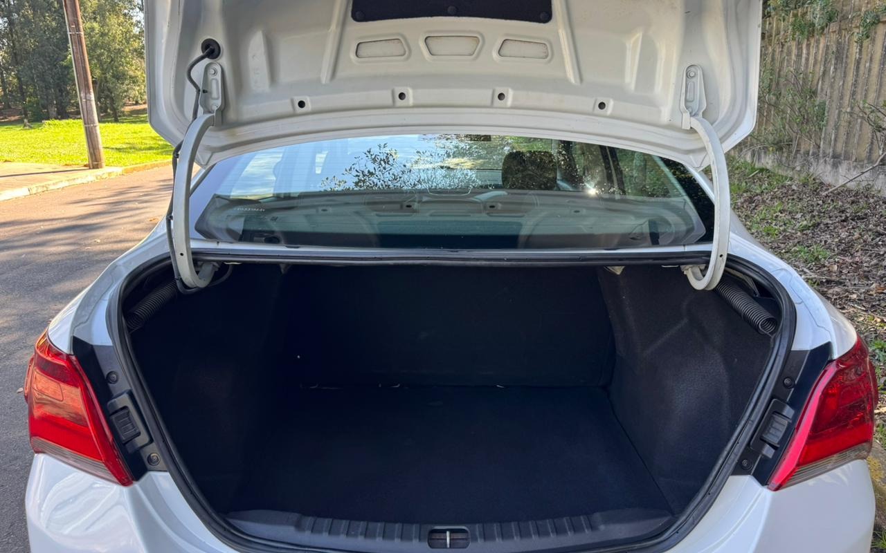 imagem-https://www.socarrao.com.br/sc-vehicle-images-prod/3617838/1788453297390-V2hhdHNBcHAgSW1hZ2UgMjAyNi0wOS0wMyBhdCAxMS40My4zMyAoNCkuanBlZw.jpeg