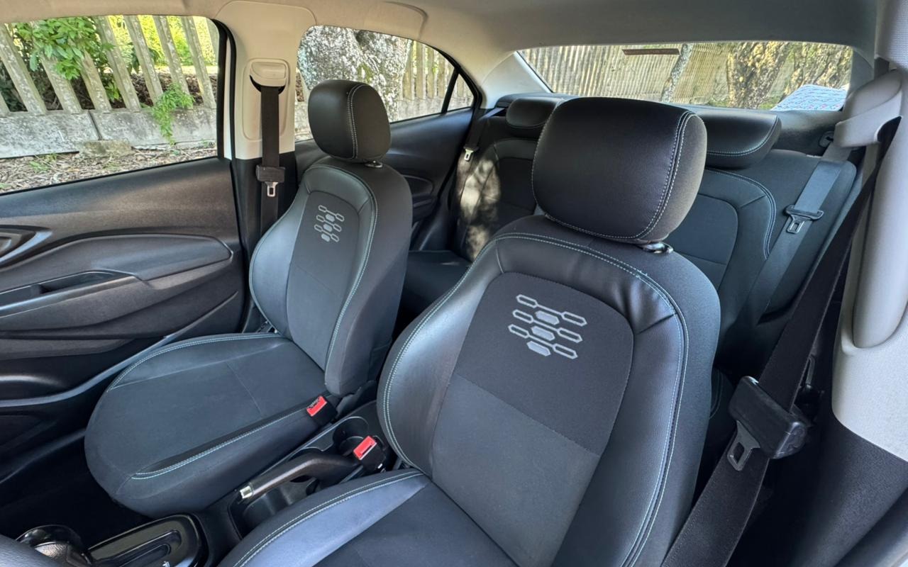 imagem-https://www.socarrao.com.br/sc-vehicle-images-prod/3617838/1788453298731-V2hhdHNBcHAgSW1hZ2UgMjAyNi0wOS0wMyBhdCAxMS40My4zMSAoMykuanBlZw.jpeg