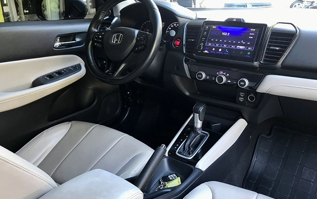 imagem-https://www.socarrao.com.br/sc-vehicle-images-prod/3618095/1788455773529-8MMkAI7EDvSZi3CrGB6efTLVGnxqU4Z4.jpg