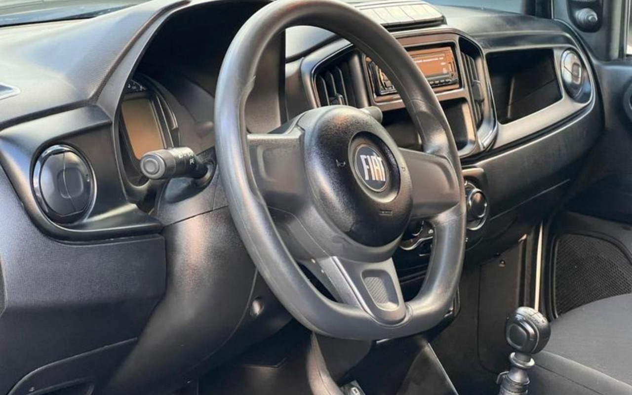 imagem-https://www.socarrao.com.br/sc-vehicle-images-prod/3618348/1788454294811-ODQzODc0OF82X0JfZjY0MWFjNDFkYi5qcGVn.jpeg
