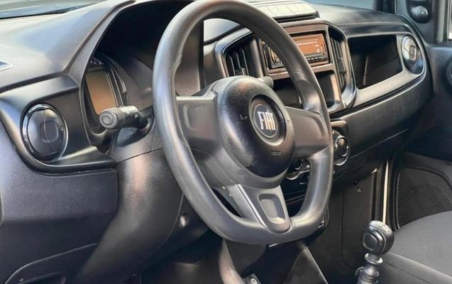 imagem-https://www.socarrao.com.br/sc-vehicle-images-prod/3618348/1788454294811-ODQzODc0OF82X0JfZjY0MWFjNDFkYi5qcGVn.jpeg