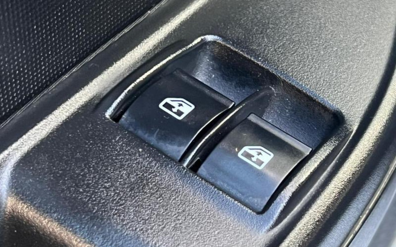 imagem-https://www.socarrao.com.br/sc-vehicle-images-prod/3618348/1788454294884-ODQzODc0OF8xMF9CXzg0YzVlNzg1ZGUuanBlZw.jpeg