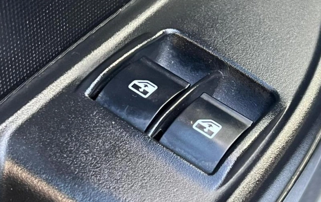 imagem-https://www.socarrao.com.br/sc-vehicle-images-prod/3618348/1788454294884-ODQzODc0OF8xMF9CXzg0YzVlNzg1ZGUuanBlZw.jpeg