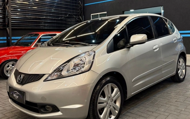 imagem-https://www.socarrao.com.br/sc-vehicle-images-prod/3618380/1788454349983-YjBkMmI4NzYtMDhlNC00ZWM3LTkwNGYtMDhkMTRiYzA2ZmU3LmpwZWc.jpeg