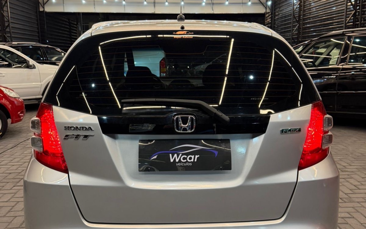 imagem-https://www.socarrao.com.br/sc-vehicle-images-prod/3618380/1788454350357-OWE0MjMwYjEtN2VlMy00MGIyLWJhYzctMDBkMjUzZjg0YWNlLmpwZWc.jpeg
