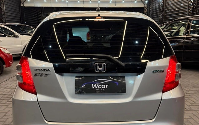 imagem-https://www.socarrao.com.br/sc-vehicle-images-prod/3618380/1788454350357-OWE0MjMwYjEtN2VlMy00MGIyLWJhYzctMDBkMjUzZjg0YWNlLmpwZWc.jpeg