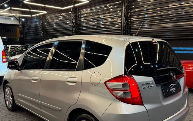imagem-https://www.socarrao.com.br/sc-vehicle-images-prod/3618380/1788454350851-YjRkYmJhZjktY2Q3Ny00M2Q3LTlhODEtZTM4NDFkYmMyOWViLmpwZWc.jpeg