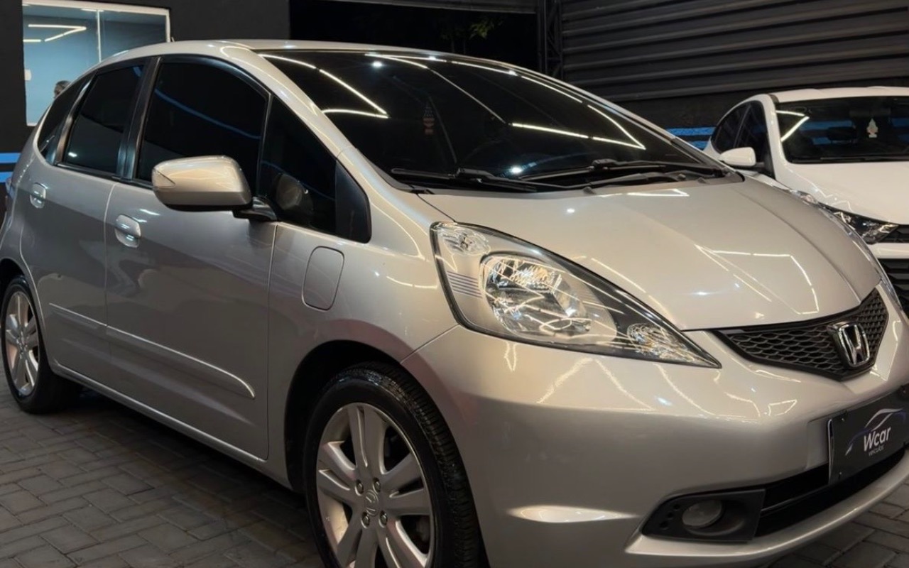 Honda Fit 2009 Prata — foto 1 de 3