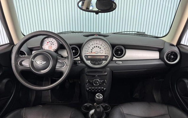 imagem-https://www.socarrao.com.br/sc-vehicle-images-prod/36185/1773943872004-7728522_15_B_d76719a228.jpeg
