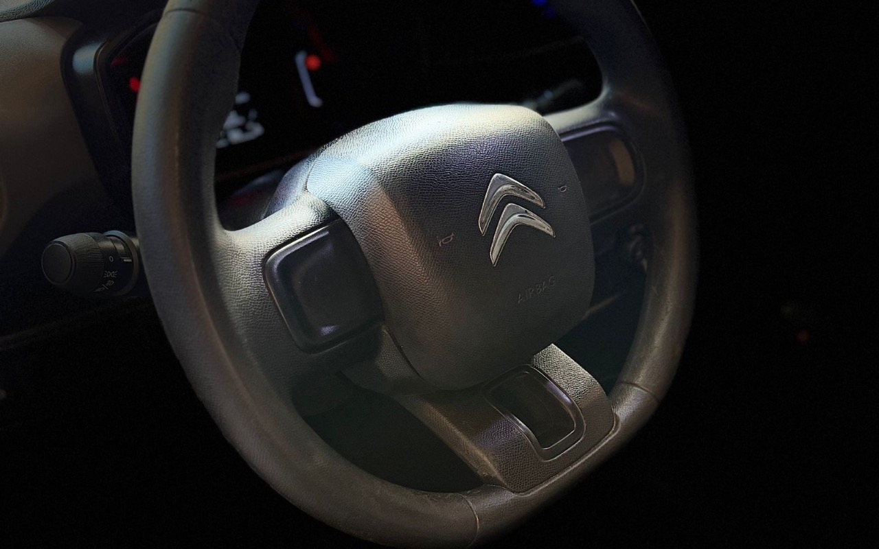 imagem-https://www.socarrao.com.br/sc-vehicle-images-prod/3618820/1788455503312-MGZhZDUyZGYtYTQ1OS00ZjY4LWIwN2QtZWFlYzcxYjJmM2UyLmpwZWc.jpeg