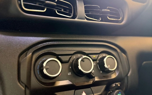 imagem-https://www.socarrao.com.br/sc-vehicle-images-prod/3618820/1788455503538-NGFjMzk2MWUtZDIyYS00MGMxLWFlMTgtNmI3NTZlZjZlZGQ2LmpwZWc.jpeg