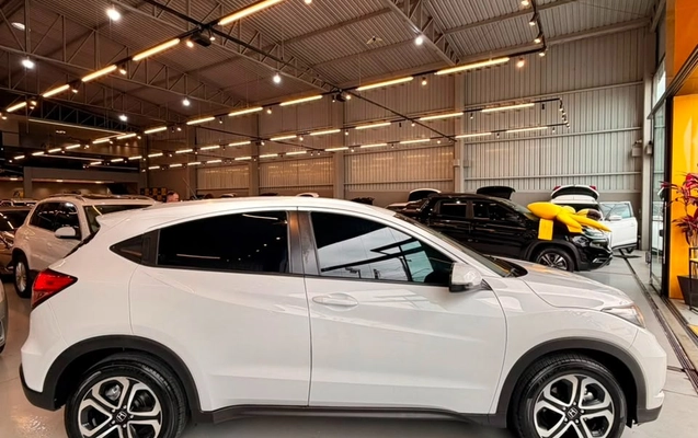 imagem-https://www.socarrao.com.br/sc-vehicle-images-prod/3619106/1788456117476-6a6d69ee-2dd5-444c-a81a-5a9b63e60ffe.jpg